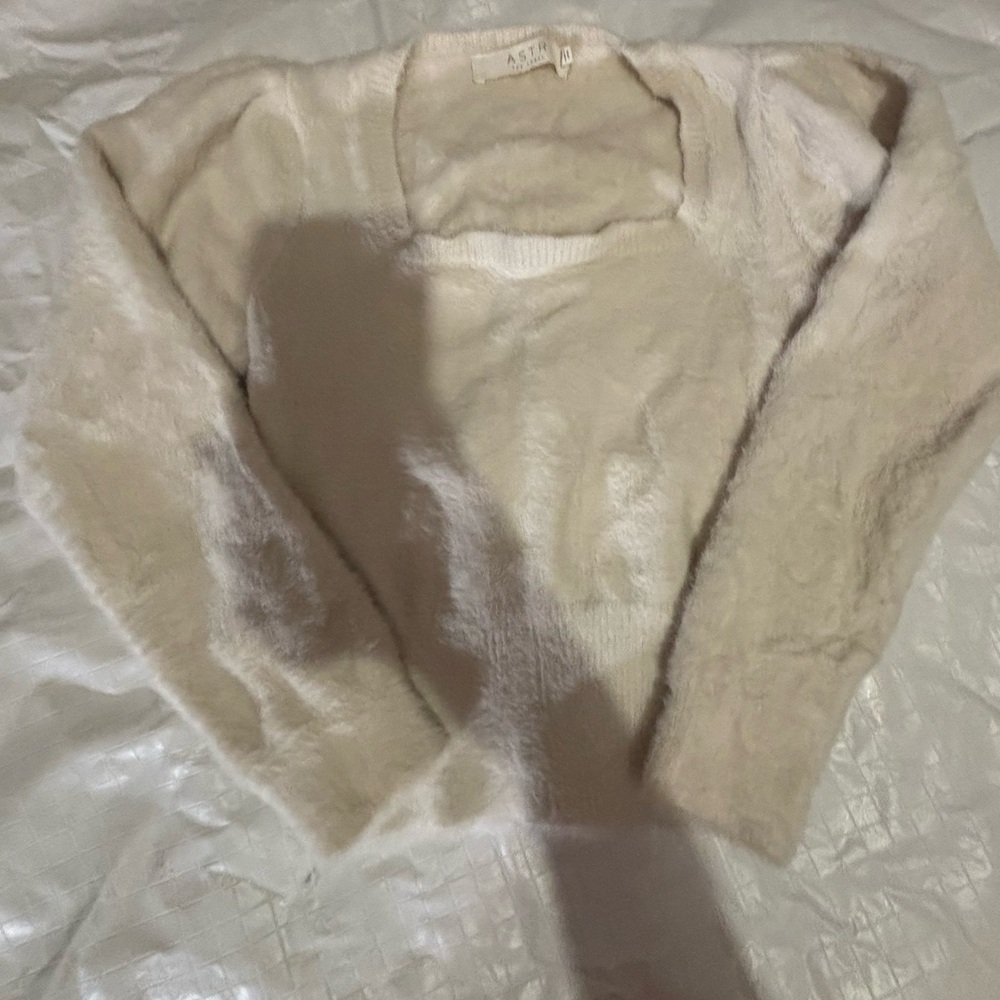 ASTR Cream Women's Cropped Sweater Size Small